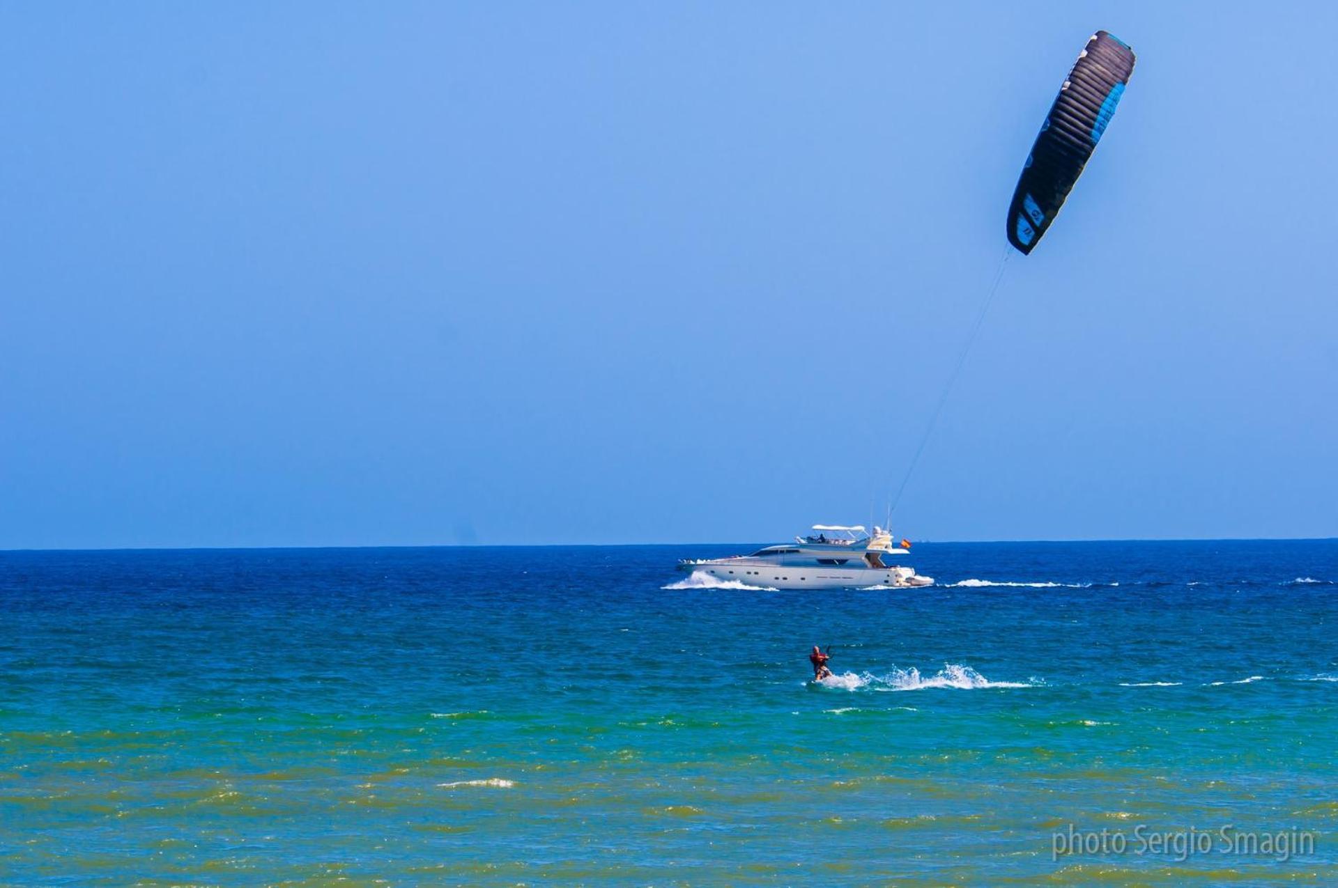 Apartamentos Los Cisnes - 2º Linea De Playa - Perfecta Ubicacion ベナルマデナ エクステリア 写真