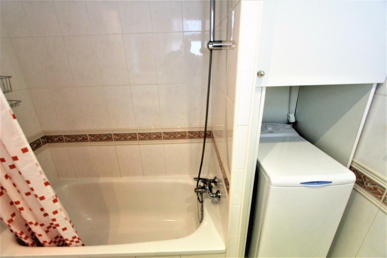 Apartamentos Los Cisnes - 2º Linea De Playa - Perfecta Ubicacion ベナルマデナ エクステリア 写真