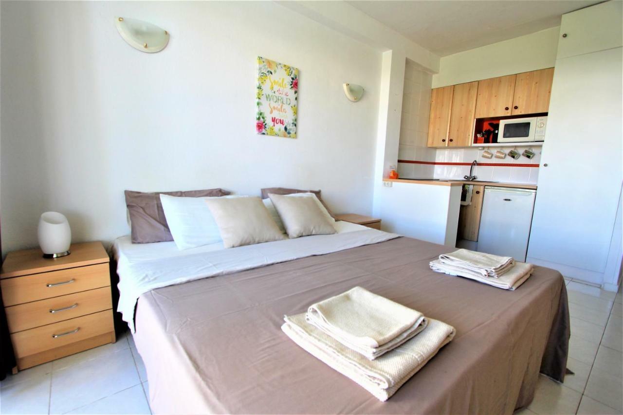 Apartamentos Los Cisnes - 2º Linea De Playa - Perfecta Ubicacion ベナルマデナ エクステリア 写真