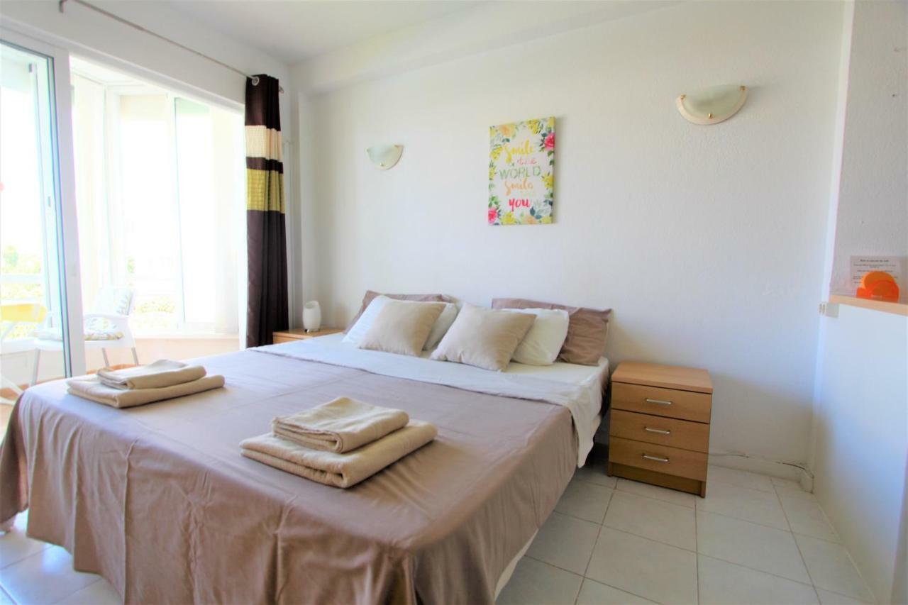 Apartamentos Los Cisnes - 2º Linea De Playa - Perfecta Ubicacion ベナルマデナ エクステリア 写真