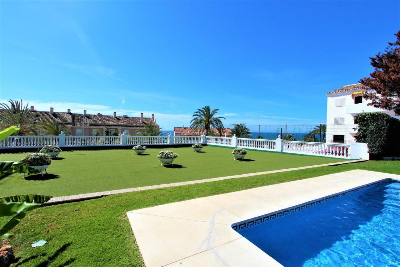Apartamentos Los Cisnes - 2º Linea De Playa - Perfecta Ubicacion ベナルマデナ エクステリア 写真