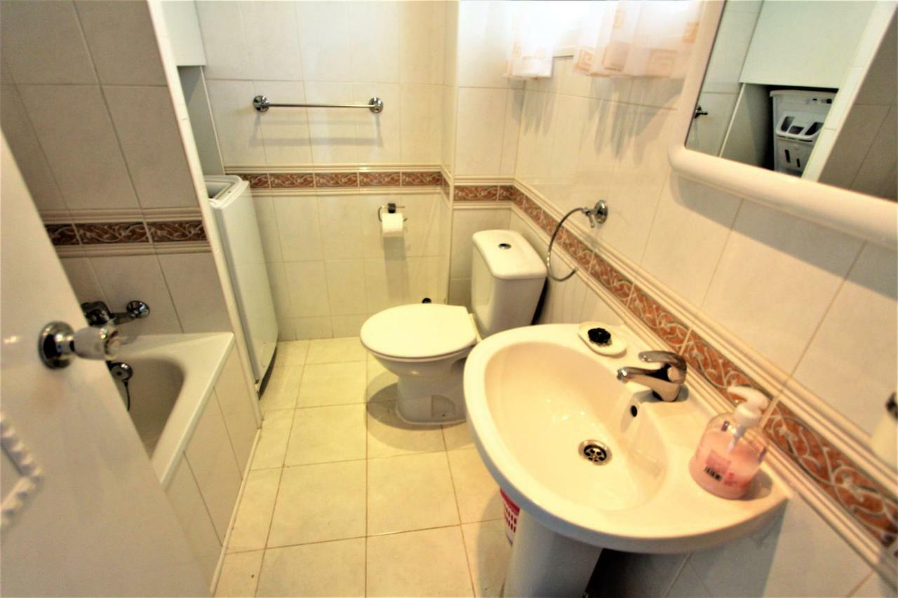 Apartamentos Los Cisnes - 2º Linea De Playa - Perfecta Ubicacion ベナルマデナ エクステリア 写真