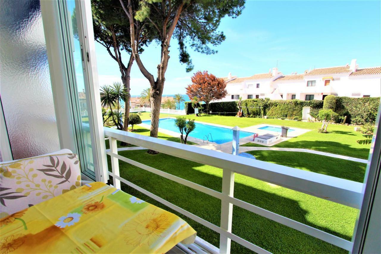 Apartamentos Los Cisnes - 2º Linea De Playa - Perfecta Ubicacion ベナルマデナ エクステリア 写真